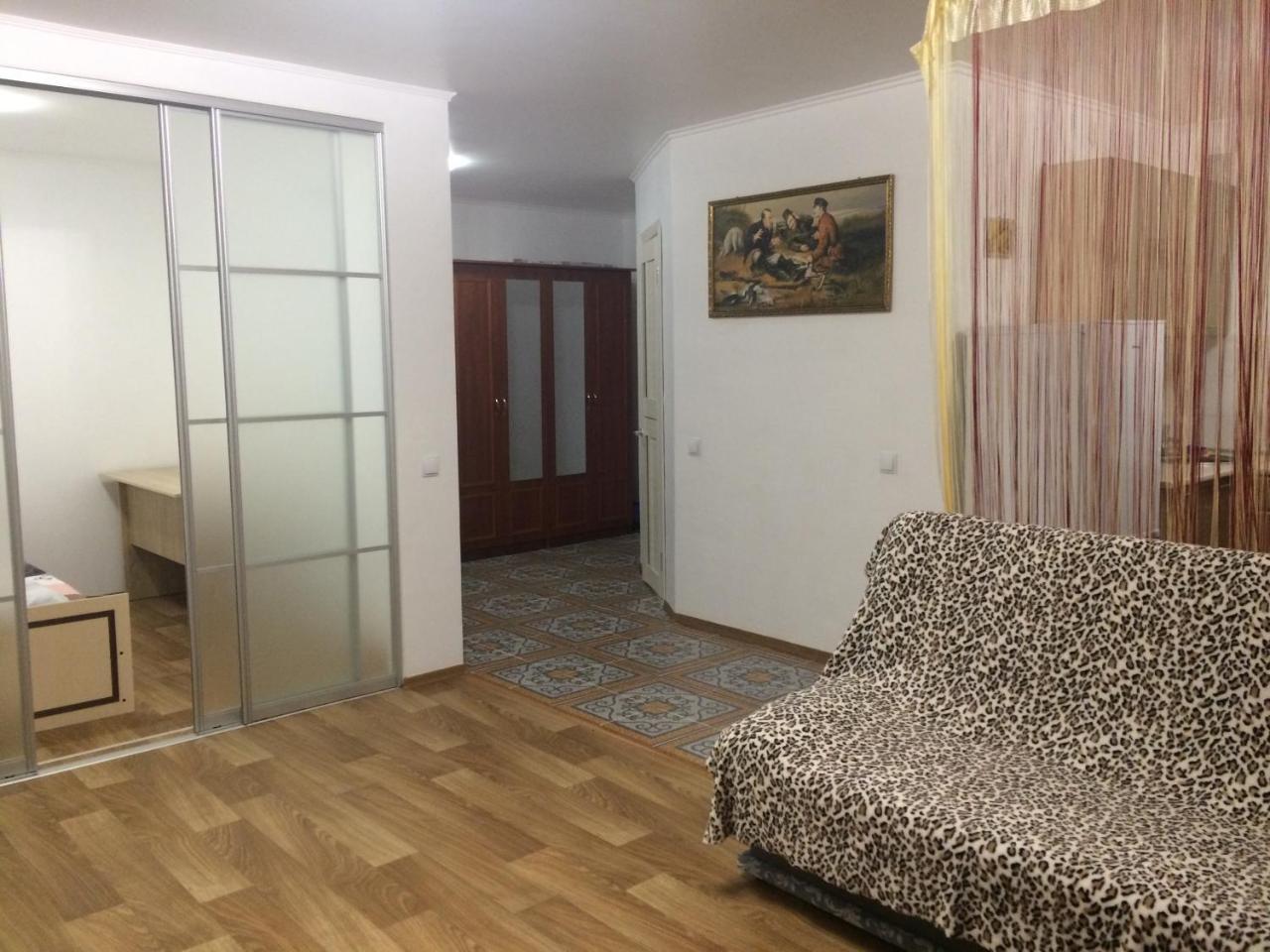 Studio Apartment In Center โปลตาวา ภายนอก รูปภาพ